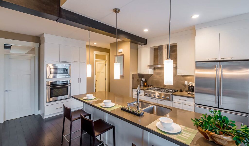 Renter-safe peel-and-stick backsplash ideas for tiny galley kitchens Renter-safe peel-and-stick backsplash ideas for tiny galley kitchens